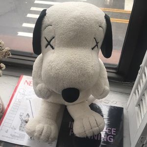 KAWS x Uniqlo collaboration with Peanuts.